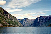 Norvegia, la regione dei fiordi, vedute durante la gita in battello lungo l'Aurlandsfjord e il Noeroyfjord. 